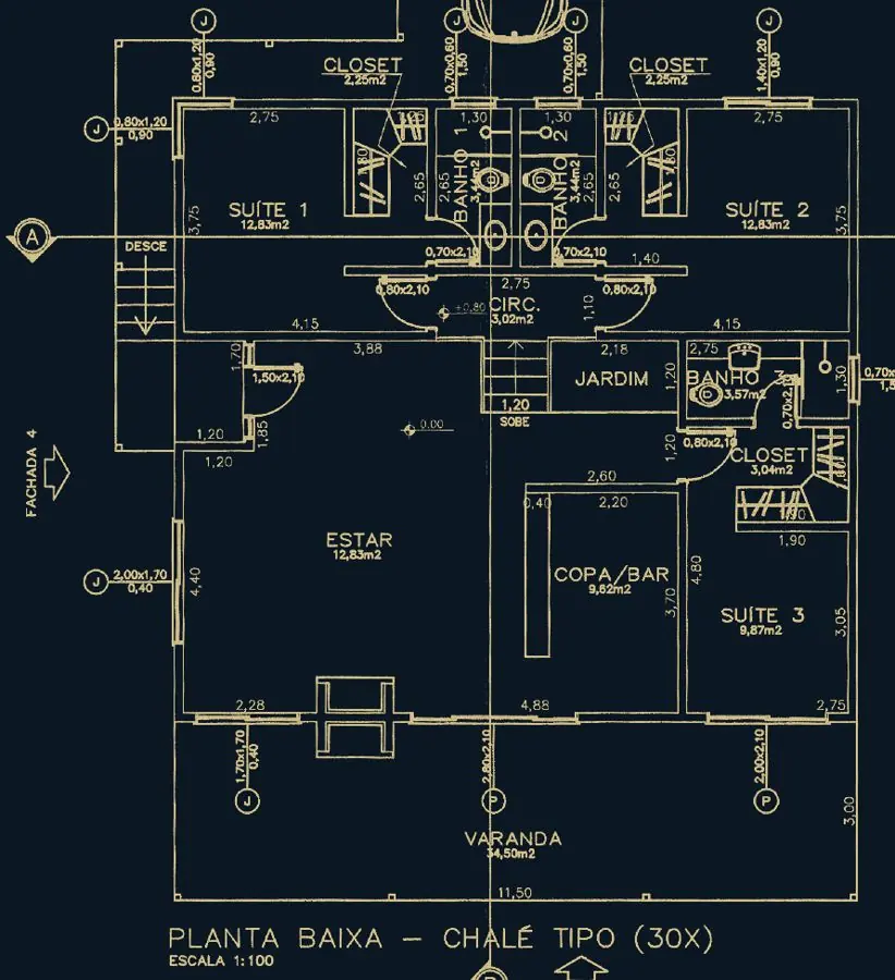Planta baixa do chalé tipo: varanda, estar, copa/bar, jardim interno e três suítes com closet